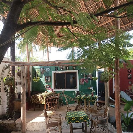 Mamarasta Bed & Breakfast Bwejuu Dış mekan fotoğraf